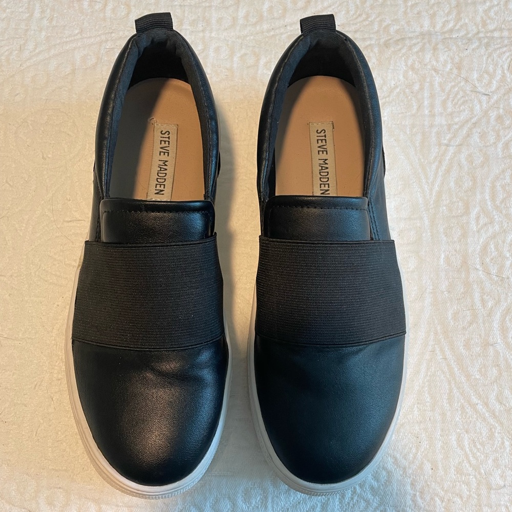 Steve Madden slides